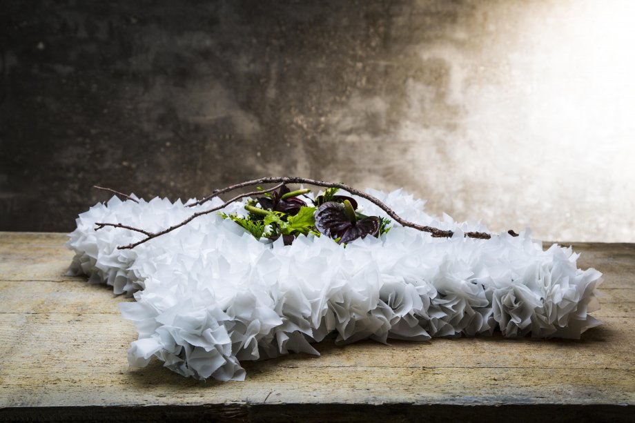 rouwwerk wit papier sfeer Fuerte Adios Chocolat close1 Bea