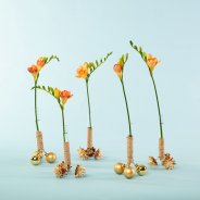 Christmas arrangement with Freesia - Flower Factor