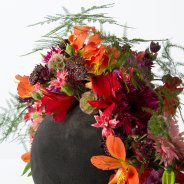 Stoer design in zwart steekschuim door Chantal Vollenbroek - Flower Factor
