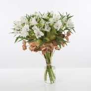 Natural Alstroemeria bouquet with open flowers