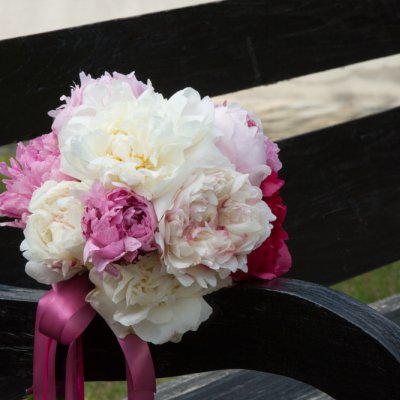 Elegant bruidsboeket met pioenen