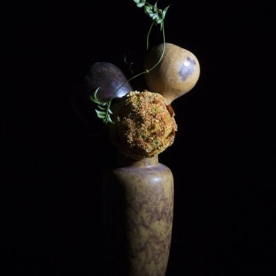 Sereen rouwarrangement in een vaas