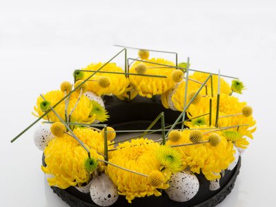 Yellow Astroid Easter wreath
