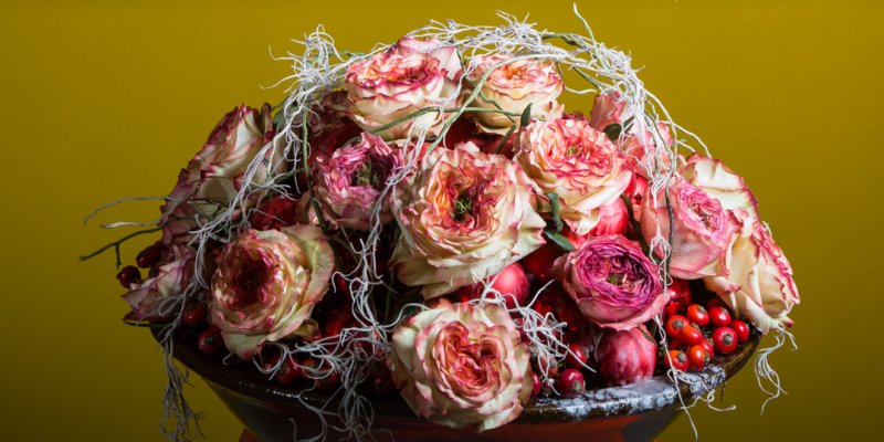 Christmas balls and roses