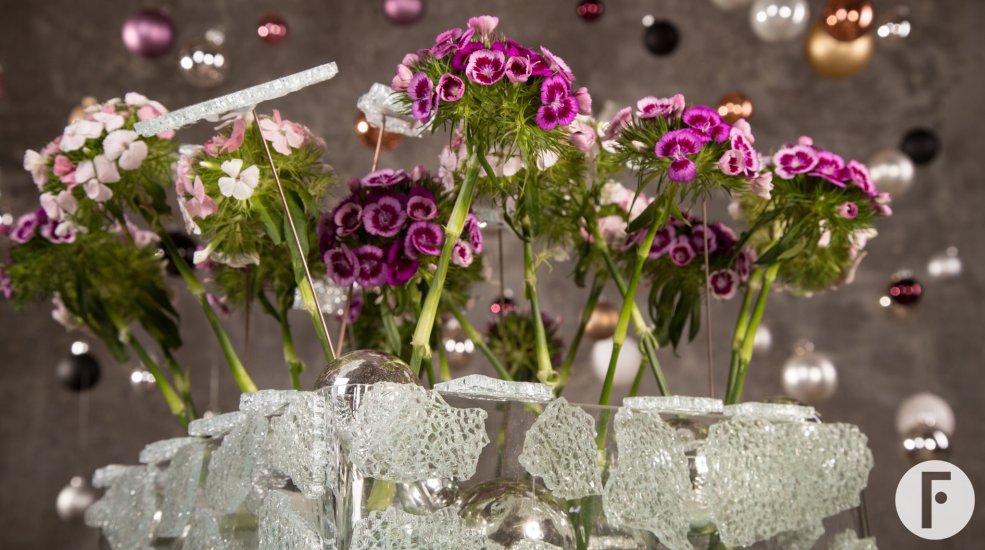 Sparkling Sparkz Breanthus Christmas arrangement