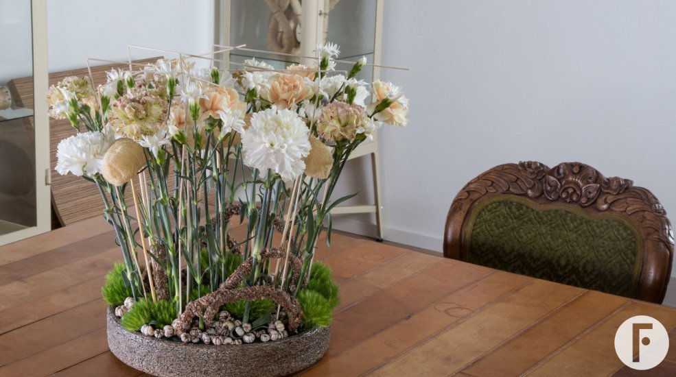 Trendy Dianthus centrepiece