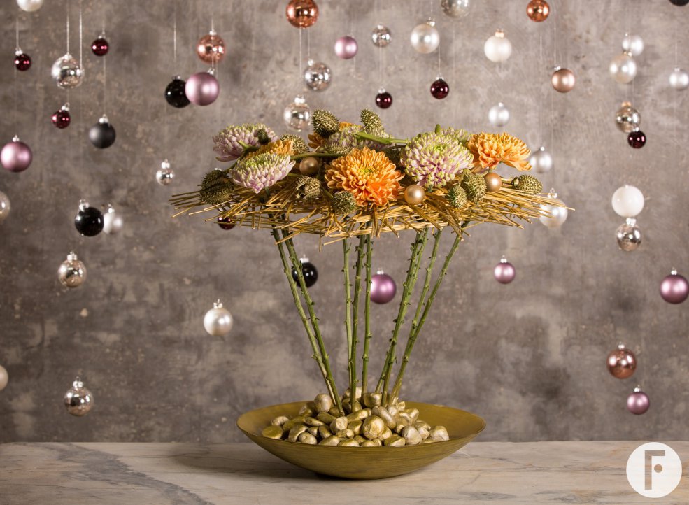 Golden Rossano Christmas flower arrangement