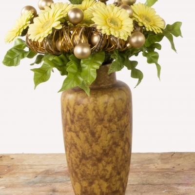 Christmas arrangement with gerbera's
