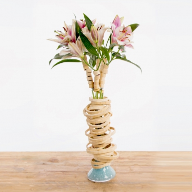 Leliedesign met speelse bamboe ringen