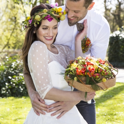 Kleurrijk retro trouwboeket van freesia's