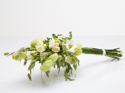 Parallel bouquet with white Freesia