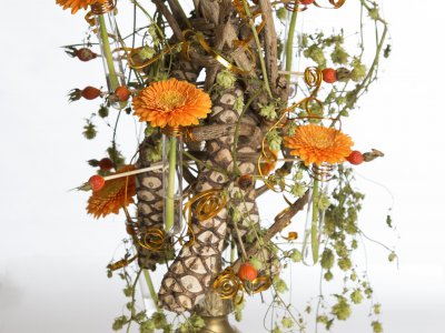 luxuriant construction with Gerbera's luxuriant construction with Gerbera's