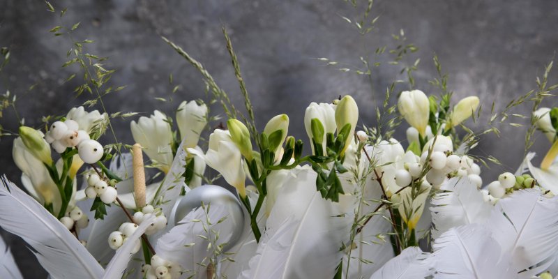 Fris wit kerstbloemwerk - close up