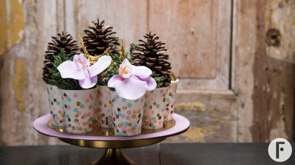 simple Christmas arrangement totaal Alex Segura Flower Factor