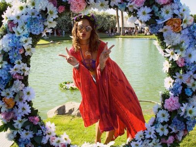 Famous girls & Flowers