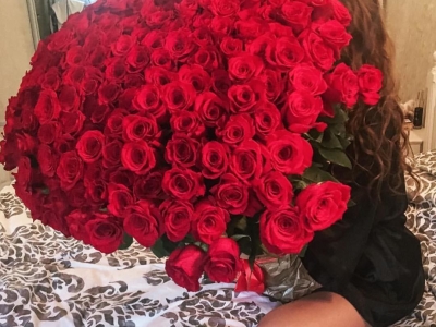 Russian 'flower rentals' for International Women's Day